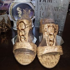 SUMMER TIME***Dresses Sandals beige gold size 12 comfortable with a Gold accent